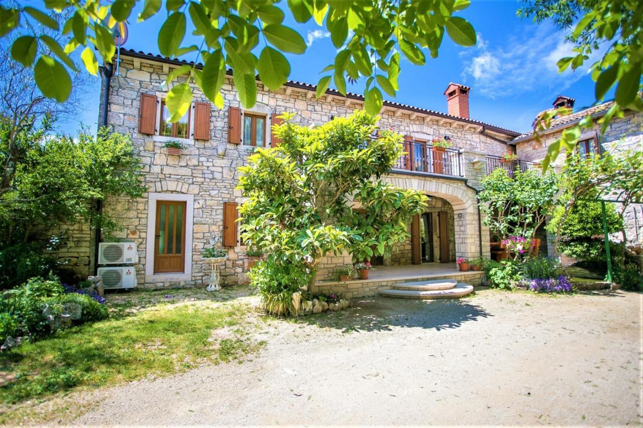Holiday Home Mendula Tinjan Zewnętrze zdjęcie